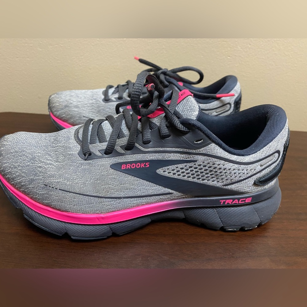 BROOKS Trace 2 running women’s shoes size: 7 code no# 1203751B038 - Picture 3 of 17